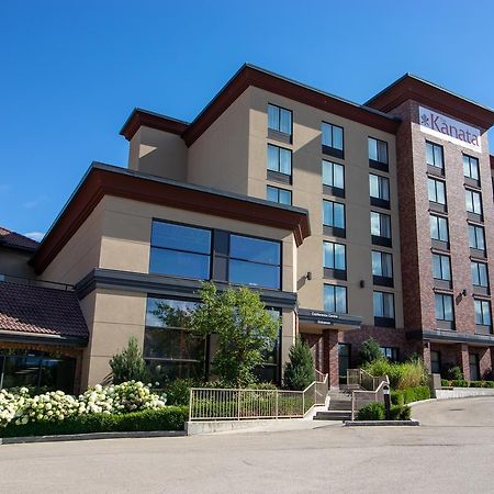 Hotel Kelowna & Conference Centre Exterior photo