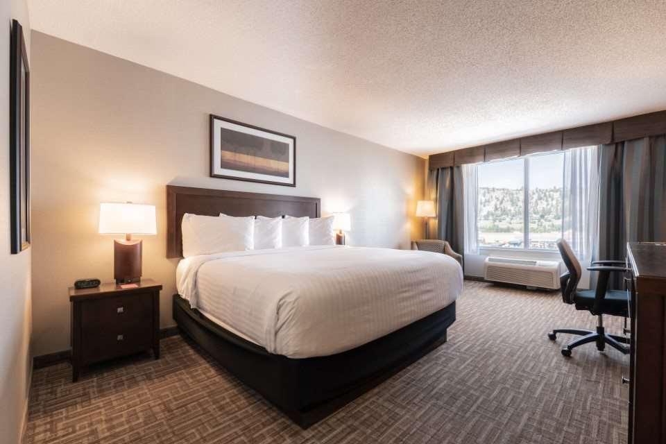 Hotel Kelowna & Conference Centre Room photo